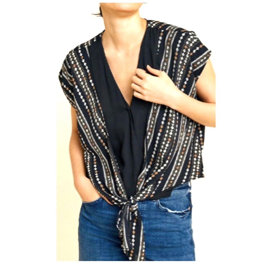 Hayden Los Angles Cap Sleeve Tie Front Top